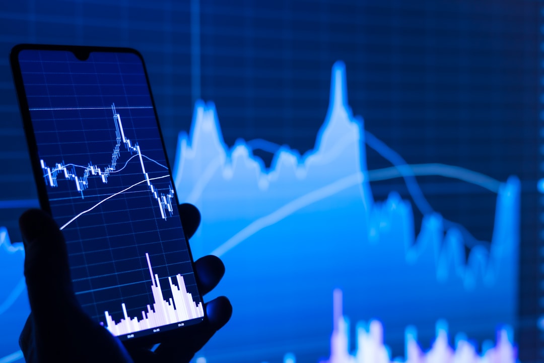Polymarket vs Kalshi: Who Actually Wins on Volume and Liquidity